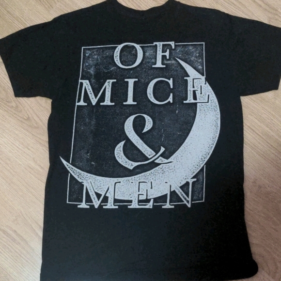 Other - 🔥3/30🔥Of Mice & Men Hot Topic Tee